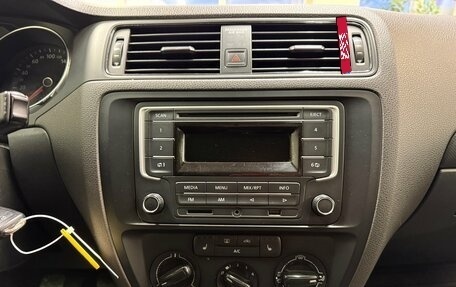 Volkswagen Jetta VI, 2015 год, 1 015 000 рублей, 12 фотография
