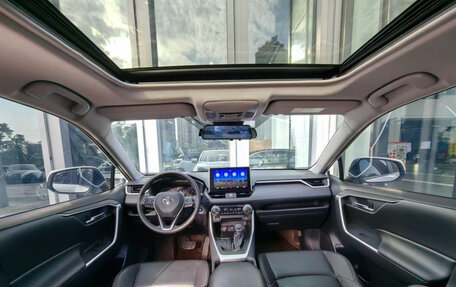 Toyota RAV4, 2021 год, 3 530 000 рублей, 13 фотография