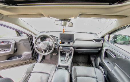 Toyota RAV4, 2021 год, 3 530 000 рублей, 12 фотография