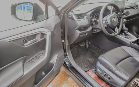 Toyota RAV4, 2021 год, 3 530 000 рублей, 25 фотография
