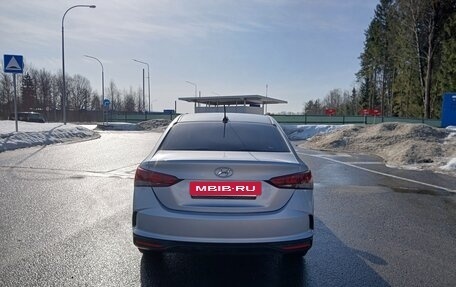 Hyundai Solaris II рестайлинг, 2021 год, 1 300 000 рублей, 4 фотография
