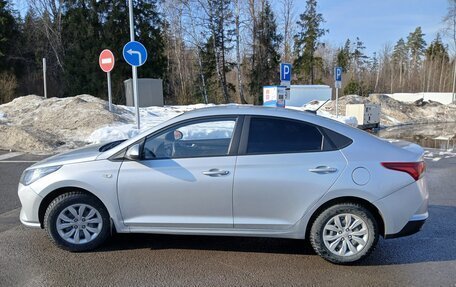 Hyundai Solaris II рестайлинг, 2021 год, 1 300 000 рублей, 6 фотография