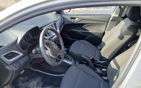 Hyundai Solaris II рестайлинг, 2021 год, 1 300 000 рублей, 8 фотография