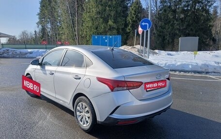 Hyundai Solaris II рестайлинг, 2021 год, 1 300 000 рублей, 5 фотография