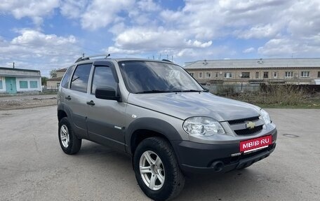Chevrolet Niva I рестайлинг, 2012 год, 550 000 рублей, 2 фотография
