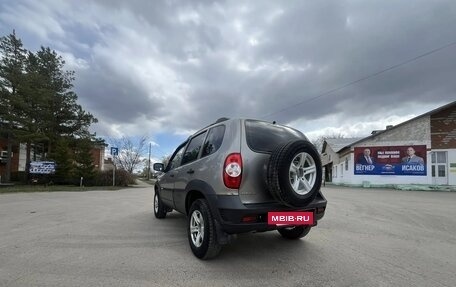 Chevrolet Niva I рестайлинг, 2012 год, 550 000 рублей, 6 фотография