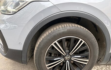 Volkswagen Tiguan II, 2021 год, 3 950 000 рублей, 2 фотография