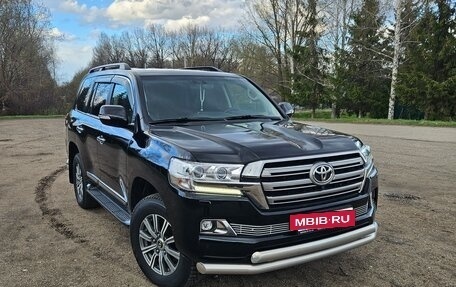 Toyota Land Cruiser 200, 2015 год, 5 700 000 рублей, 2 фотография