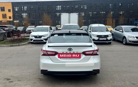 Toyota Camry, 2020 год, 2 500 000 рублей, 2 фотография