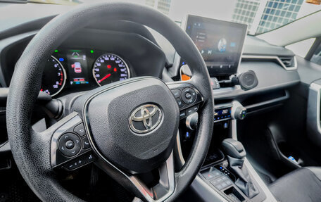 Toyota RAV4, 2021 год, 3 530 000 рублей, 15 фотография