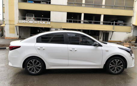 KIA Rio IV, 2021 год, 1 525 000 рублей, 4 фотография