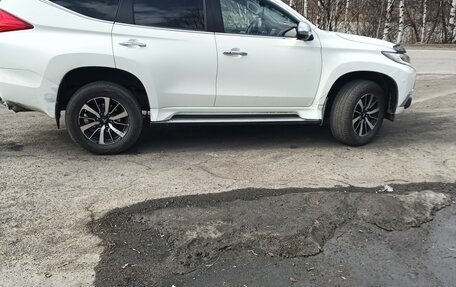 Mitsubishi Pajero Sport III рестайлинг, 2017 год, 2 800 000 рублей, 1 фотография