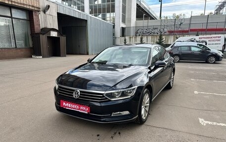 Volkswagen Passat B8 рестайлинг, 2017 год, 1 900 000 рублей, 2 фотография