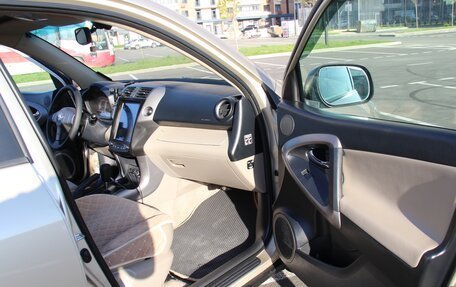Toyota RAV4, 2006 год, 1 300 000 рублей, 15 фотография