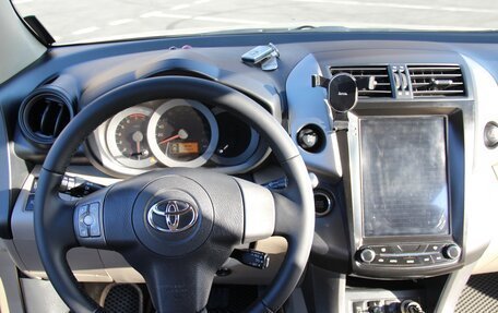 Toyota RAV4, 2006 год, 1 300 000 рублей, 24 фотография