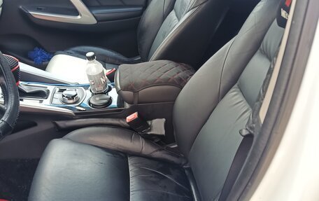 Mitsubishi Pajero Sport III рестайлинг, 2017 год, 2 800 000 рублей, 31 фотография