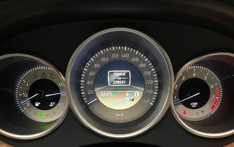 Mercedes-Benz CLS, 2011 год, 1 950 000 рублей, 28 фотография