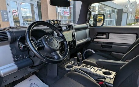 Toyota FJ Cruiser, 2018 год, 4 990 000 рублей, 9 фотография
