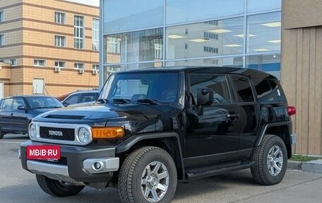 Toyota FJ Cruiser, 2018 год, 4 990 000 рублей, 3 фотография
