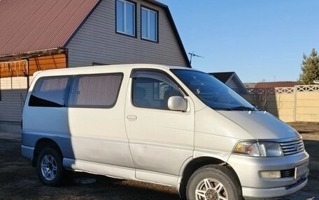 Toyota Regius, 1999 год, 800 000 рублей, 7 фотография