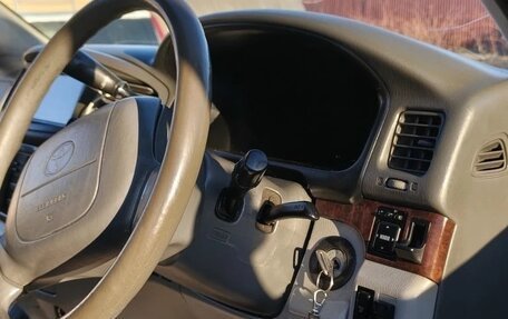Toyota Regius, 1999 год, 800 000 рублей, 2 фотография