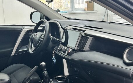 Toyota RAV4, 2017 год, 2 450 000 рублей, 9 фотография