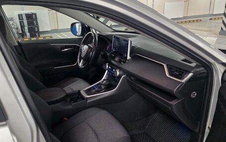 Toyota RAV4, 2020 год, 2 950 000 рублей, 6 фотография