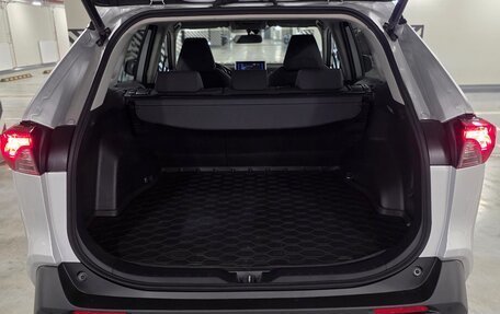 Toyota RAV4, 2020 год, 2 950 000 рублей, 5 фотография