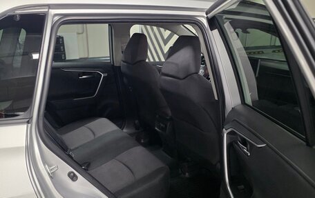 Toyota RAV4, 2020 год, 2 950 000 рублей, 7 фотография
