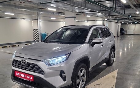 Toyota RAV4, 2020 год, 2 950 000 рублей, 3 фотография