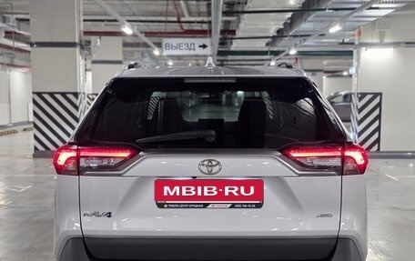 Toyota RAV4, 2020 год, 2 950 000 рублей, 4 фотография