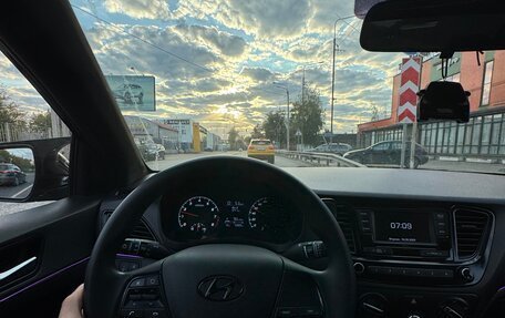 Hyundai Solaris II рестайлинг, 2022 год, 1 600 000 рублей, 19 фотография