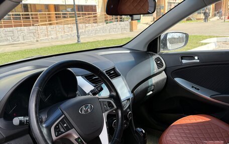 Hyundai Solaris II рестайлинг, 2016 год, 1 050 000 рублей, 12 фотография