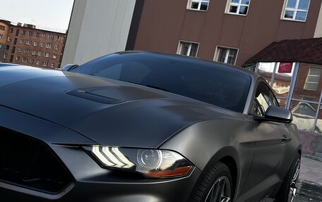 Ford Mustang VI рестайлинг, 2018 год, 2 700 000 рублей, 2 фотография