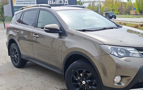 Toyota RAV4, 2014 год, 2 450 000 рублей, 2 фотография
