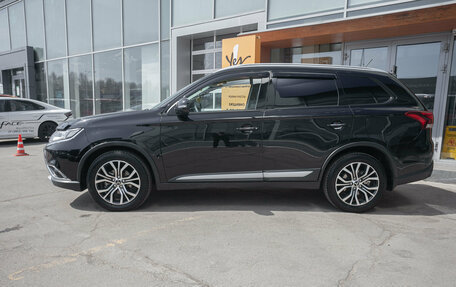 Mitsubishi Outlander III рестайлинг 3, 2015 год, 1 845 000 рублей, 3 фотография