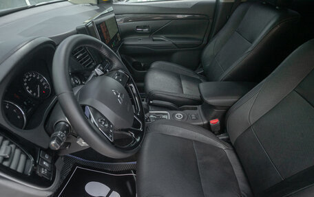 Mitsubishi Outlander III рестайлинг 3, 2015 год, 1 845 000 рублей, 14 фотография