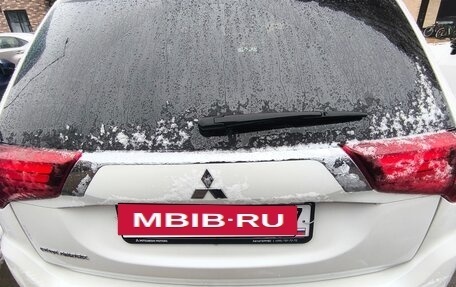 Mitsubishi Outlander III рестайлинг 3, 2021 год, 2 630 000 рублей, 8 фотография