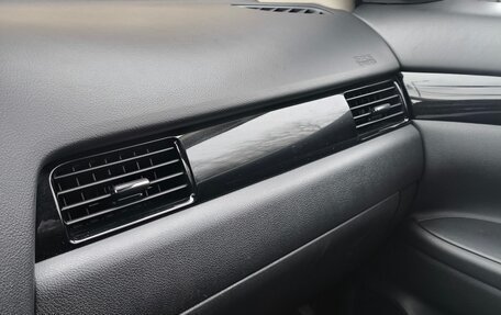 Mitsubishi Outlander III рестайлинг 3, 2021 год, 2 630 000 рублей, 21 фотография