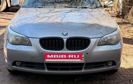 BMW 5 серия, 2004 год, 735 000 рублей, 7 фотография
