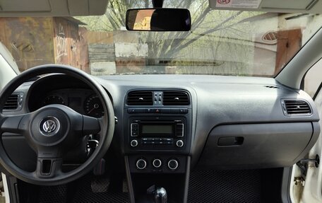 Volkswagen Polo VI (EU Market), 2011 год, 750 000 рублей, 28 фотография