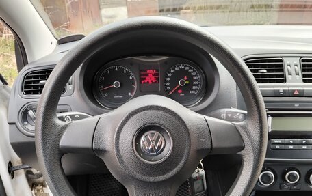 Volkswagen Polo VI (EU Market), 2011 год, 750 000 рублей, 40 фотография