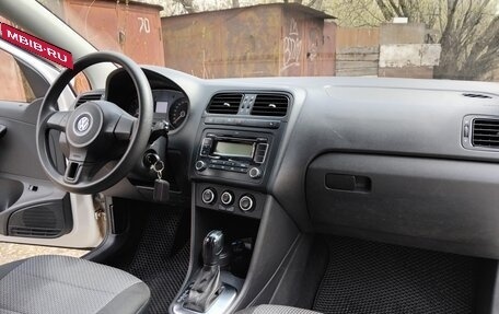 Volkswagen Polo VI (EU Market), 2011 год, 750 000 рублей, 37 фотография