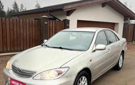 Toyota Camry V40, 2004 год, 550 000 рублей, 1 фотография