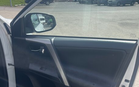 Toyota RAV4, 2017 год, 2 400 000 рублей, 14 фотография
