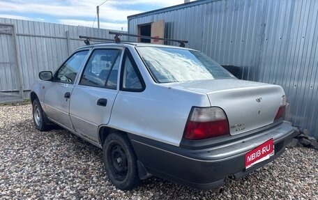 Daewoo Nexia I рестайлинг, 2000 год, 100 000 рублей, 5 фотография