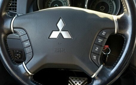 Mitsubishi Pajero IV, 2011 год, 2 299 000 рублей, 13 фотография
