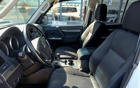 Mitsubishi Pajero IV, 2011 год, 2 299 000 рублей, 18 фотография