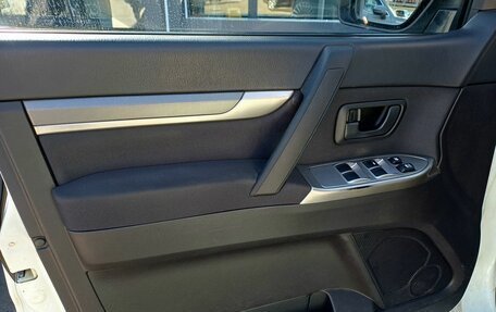 Mitsubishi Pajero IV, 2011 год, 2 299 000 рублей, 16 фотография