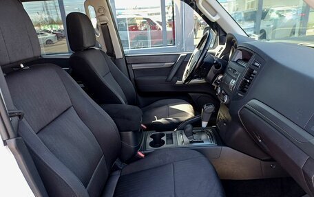 Mitsubishi Pajero IV, 2011 год, 2 299 000 рублей, 19 фотография